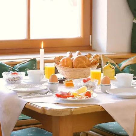 Vendégház Fruehstueckspension Huber 3*