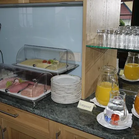 Guest house Fruehstueckspension Huber 3*