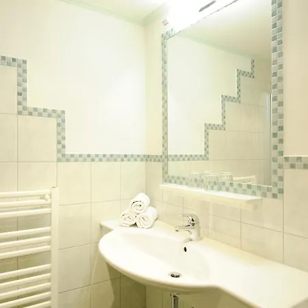 Fruehstueckspension Huber Casa de hóspedes 3*