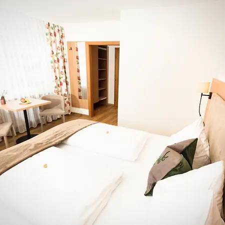 Fruehstueckspension Huber Casa de hóspedes 3*